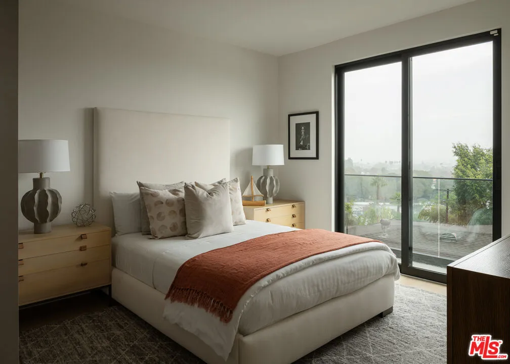 9919 Girla Way, Los Angeles, California 90064 home-pic-21